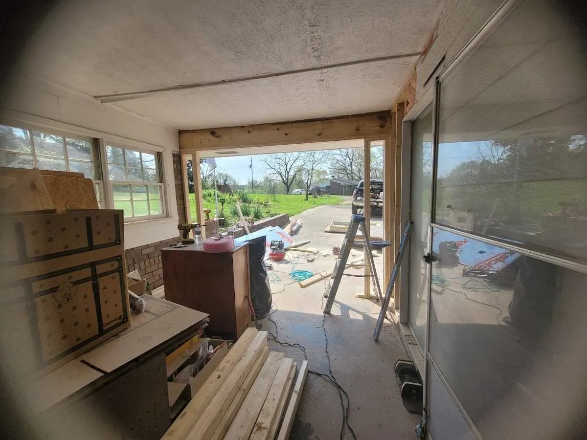 Air movers and dehumidifier for Water Mitigation Services in Macomb